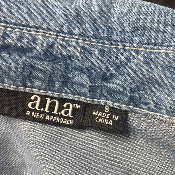 a.n.a light blue Pearl snap long sleeve jean shirt size Small - Picture 7 of 8